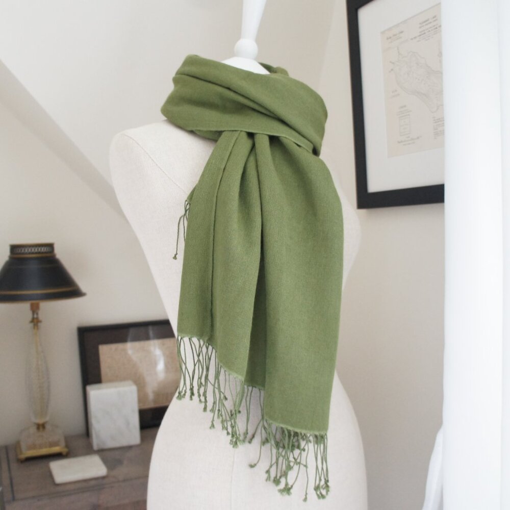 Large Vintage Olive Green Pashmina & Silk Scarf Shawl - Picture 3 of 15